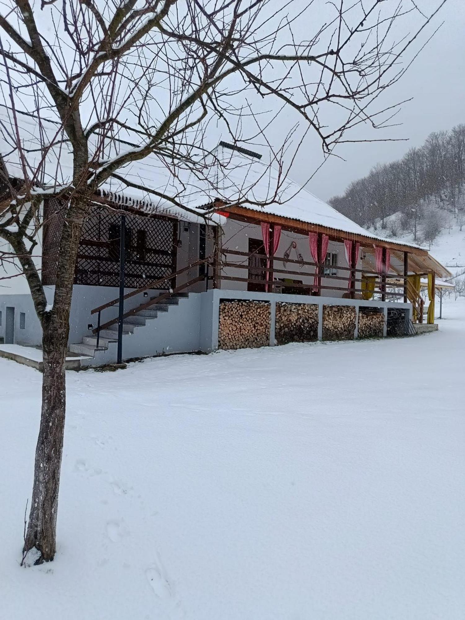 Villa Casa Dyasof à Rohia Extérieur photo